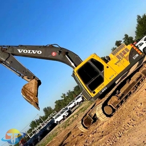 Excavadora Volvo EC210BLC Usada de Alta Calidad, Año 2015, con 2900 Horas de Uso y Capacidad de Cucharón de 0.92m, en Venta - Product Image 1