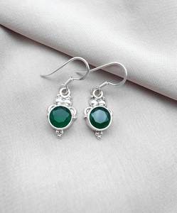 Boucles d'oreilles clous en onyx vert, argent sterling 925 plaqué or, certifiées IGI, bijoux faits main style bohème pour femme, cadeau d'anniversaire ou de fête - Product Image 4