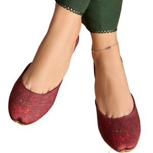 Nuevo Diseño de Moda, Khussa para Mujer con Suela Antideslizante Suave Estampada, Parte Superior de Terciopelo de Alta Calidad, Suela de Cuero Genuino - Product Image 1