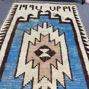 Alfombra Herki de 2.7x11.2 pies, Alfombra Turca Vintage, Alfombra Floral Azul Marrón - Product Image 4