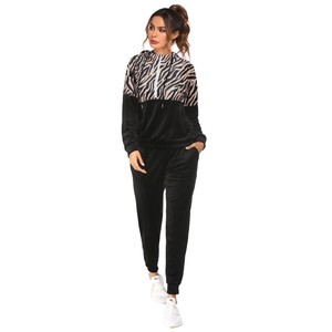 2025 conception personnalisée femmes automne hiver survêtement à manches longues sweats à capuche survêtement pantalon coton polaire Plus écologique imprimé - Product Image 4