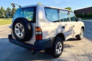LandCruisers Prado TJ 1996, conduite à droite, boîte manuelle 5 vitesses, moteur turbodiesel, 4x4, véhicule d'occasion - Product Image 3