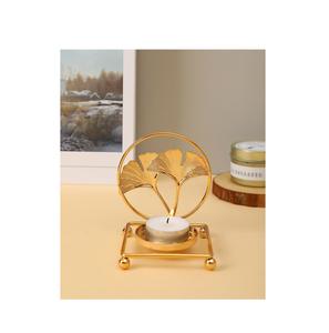 Bougeoir en métal doré vintage fait à la main pour la décoration rustique du salon, de la table à manger et de l'intérieur élégant de la chambre à coucher - Product Image 1