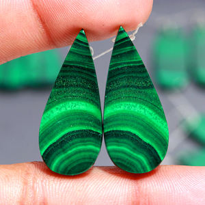 Piedras Preciosas de Malaquita Verde Natural (Cortes Cojín/Marquesa/Pera/Triángulo/Ovalado) 10-40mm Color Verde Vibrante para Joyería - Product Image 2