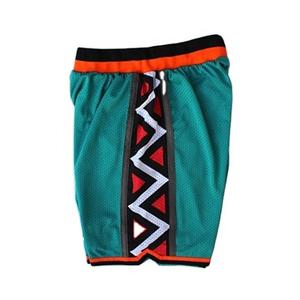 Pantalones cortos de baloncesto de verano diseñados a medida con logotipo bordado Pantalones cortos de malla BSCI con técnicas impresas - Product Image 2