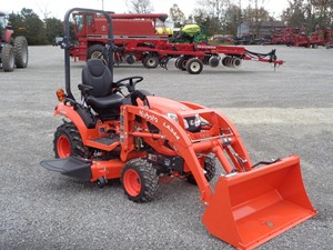 Tractor Compacto Kubota BX2380 4WD con Cargador LA344 - Product Image 5