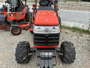 2005 Kubota BX2230D Tractor usado - Product Image 2