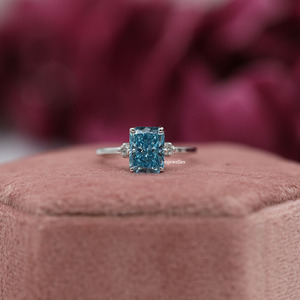 Blue Radiant Cut Lab Grown Diamond Cluster Lujoso anillo de compromiso de oro sólido de 14K para mujeres Certificado IGI - Product Image 5