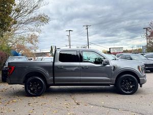 ฟอร์ด เอฟ-150 แพลตตินัม ซูเปอร์ครูว์ ไฮบริด 4WD ปี 2024 สีเทาเข้ม มือสอง พร้อมเบาะหนังปรับอุณหภูมิ ระบบนำทาง ขับเคลื่อนสี่ล้อ สตาร์ทเครื่องยนต์จากระยะไกล - Product Image 3