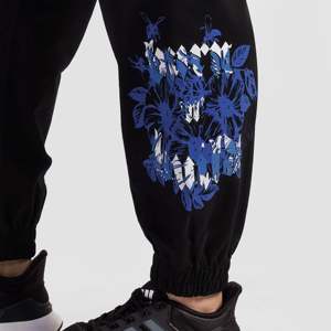 Jogging surdimensionné GAI en noir, vêtements de fitness - Product Image 3