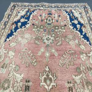 Alfombra Turca Vintage de 3.3x9.4 pies, Alfombra de Pasillo, Alfombra de Lana Sólida Azul y Rosa - Product Image 3