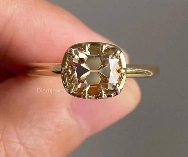 สีเหลืองทอง