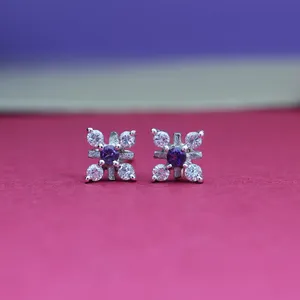 Pendientes de Plata 925 con Forma de Flor para Mujer, con Amatista en el Centro, Corte Brillante Redondo, Engaste de Garras, Clásicos para Uso Diario - Product Image 4