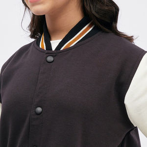 Veste universitaire personnalisée Veste letterman bicolore avec bordure rayée Bomber universitaire surdimensionné décontracté pour Streetwear - Product Image 4