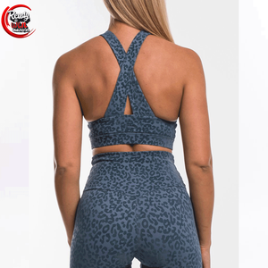 Suministro personalizado transpirable Scrunch deportes sujetador Leggings conjuntos entrenamiento Fitness Wear Yoga conjuntos para mujeres - Product Image 2