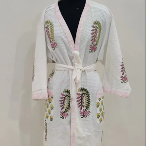 Peignoir léger en coton gaufré avec imprimé floral à absorption rapide et cravate à la taille pour une tenue décontractée ou de fête au printemps - Product Image 1