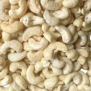 Bon marché en vrac prêt à l'expédition Santigo Noix de cajou crue du Vietnam Noyau de noix de cajou WW180 WW320 BASSE quantité minimale de commande - Product Image 1