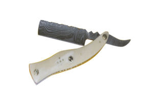 Maquinilla de afeitar de Damasco antigua hecha a mano para barberos hecha de hueso de camello con hoja de acero inoxidable - Product Image 4