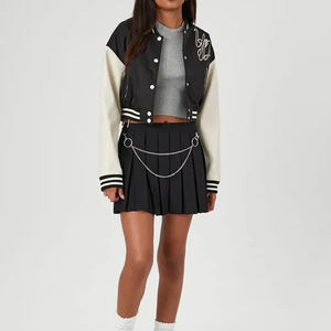 แจ็คเก็ตวาร์ซิตี้ครอปผู้หญิงคุณภาพดีขายดีที่สุด ปรับแต่งได้ เสื้อกันหนาวบุใยฝ้าย ขายดีในราคาสมเหตุสมผล - Product Image 2