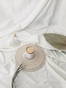 แผ่นรองจานหวายสีขาวทรงกลมสินค้าที่เป็นมิตรต่อสิ่งแวดล้อมทำจากแผ่นรองจานของตกแต่งโต๊ะในเวียดนามขายส่ง - Product Image 4