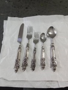 Des designs de couverts tendance sont disponibles chez HHO, fabriqués en métal de haute qualité et produits en gros pour l'exportation. - Product Image 2