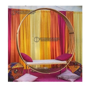 Asiento en Forma de Anillo de Madera Shobha Jain Impex para la Noche de Sangeet, Decoraciones Elegantes para Bodas - Product Image 1