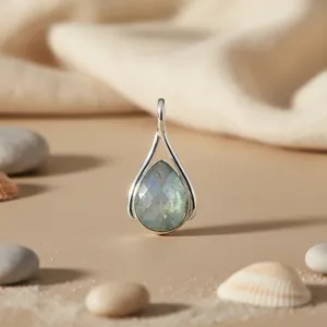 Colgante de cristal natural en forma de lágrima en plata 925, colgante minimalista solitario para uso diario, joyería unisex. - Product Image 3