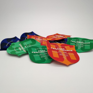 Logo 3D Étiquette imprimée personnalisée Lettre en relief Sérigraphie Patch Caoutchouc Silicone PVC Badge Matériau recyclé BrandTag - Product Image 2