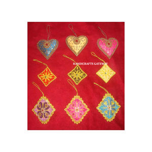 Forma cuadrada de tela brillante y muchos adornos colgantes de colores para decoración con cuentas con bordado Zari, obras diseñadas para regalos - Product Image 1