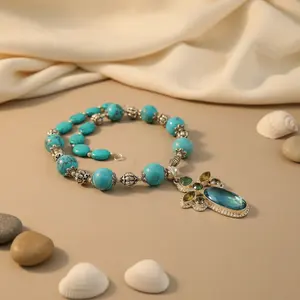 Collier de perles turquoise avec accents argentés, bijoux bohèmes vintage, chaînes tendance pour cadeaux avec coquillages et perles - Product Image 2