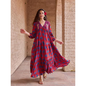 Robe maxi gothique florale Gajgamini, longueur au sol, pour les journées d'automne semi-formelles - Product Image 1