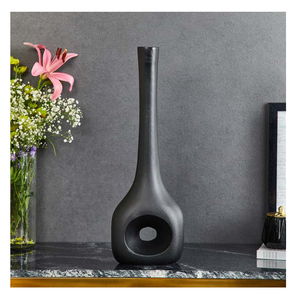 Vases en métal modernes de luxe Vase de table moderne pour la décoration intérieure unique, vase occidental minimaliste, vase à fleurs en fer côtier - Product Image 2