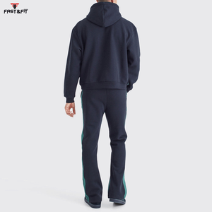 Nuevo diseño Logotipo personalizado Mangas completas Contraste Color Jogging Wear Hombres Nuevo diseño Cómodo Chándal - Product Image 2