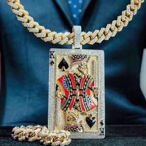 El colgante de diamantes de lujo Unisex para niños más vendido, abalorios de Metal chapados en personajes reales para hombres clásicos personalizables - Product Image 2