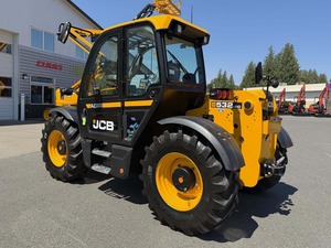 รถเทเลแฮนด์เลอร์ JCB 532-60 ขนาดกะทัดรัด ประสิทธิภาพสูง 109 แรงม้า เครื่องยนต์ดีเซล JCB เหมาะสำหรับงานเกษตร ก่อสร้าง และขนย้ายวัสดุ - Product Image 4