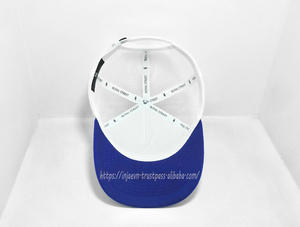 หมวกคนขับรถบรรทุกที่มีโครงสร้างสูงลายปักโลโก้3D ตามสั่งสไตล์กลางแจ้งที่หรูหราและโดดเด่นผลิตโดย injae Vina - Product Image 5