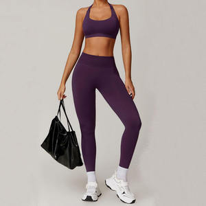 Ensemble de sport cinq pièces pour femme, uni, recyclable, pour gym, yoga et fitness, comprenant soutien-gorge de sport, haut à manches longues et leggings taille mi-haute - Product Image 3