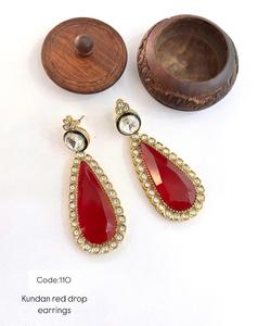 Boucles d'oreilles en pierre de perles Kundan exquises Jhumkas indiennes traditionnelles parfaites pour les mariages, les festivals et les occasions spéciales - Product Image 4