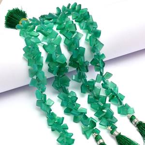 Perles de pierres semi-précieuses en onyx vert AAA+ 6x8mm-7x10mm, facettes, pépites, onyx naturel, pierres semi-précieuses, coupe en escalier, perles roulées fantaisie pour bijoux - Product Image 1