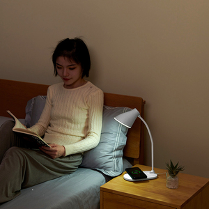 Lámpara de Escritorio LED con Carga Inalámbrica DK-104 - Product Image 3
