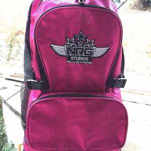 Sac à dos étincelant imperméable et antivol pour pom-pom girls, sac de voyage en PU scintillant pour filles, logo d'équipe personnalisé, OEM, pom-pom girl, école - Product Image 2