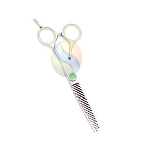 Ciseaux de barbier de qualité supérieure en acier inoxydable pour droitiers, tranchants, non pliables, pour la coupe de cheveux, personnalisables - Product Image 6