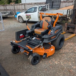 Cortadora de Césped Scag Liberty Z Zero Turn con Plataforma de Corte de 61 Pulgadas, Asientos Dobles, Naranja, Gasolina, Autopropulsada, Grado Profesional - Product Image 4