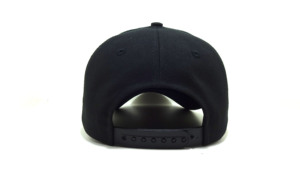 Gorra de Béisbol con Parche de Cuero Rectangular Personalizada OEM/ODM, Detalle de Bordado de Alta Gama, Fábrica Profesional de Gorras ODM - Product Image 2