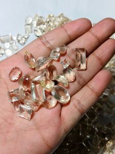 Scapolite jaune naturelle à facettes en forme de mélange de pierres précieuses pour la fabrication de bijoux Famille de pierres de feldspath à plagioclase réactives à la lumière UV - Product Image 3