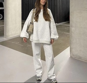 Conjuntos informales de ropa de mujer para mujer, venta al por mayor, chándal de último diseño, Conjunto de sudadera y pantalones de pierna ancha de punto personalizados - Product Image 3