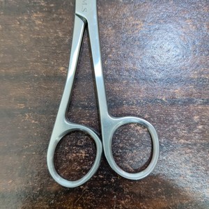 Juego de instrumentos de tijera de episiotomía de clase I reutilizables manuales de acero inoxidable de 6 pulgadas para uso quirúrgico hospitalario - Product Image 5