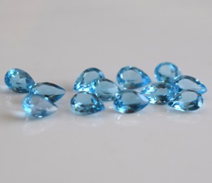 Topacio Azul Suizo Natural, Corte Pera, 4x6 mm, Facetado - Topacio Azul Suizo Suelto, Corte Pera - Product Image 4