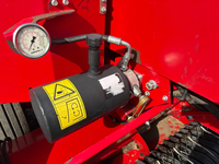 Presse à balles hydraulique fiable et économique pour foin, paille, herbe et coques de riz, modèle MASSEY FERGUSON 4180V, en parfait état