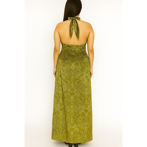 Robe longue en jacquard vert olive à col licou pour femmes - Product Image 2